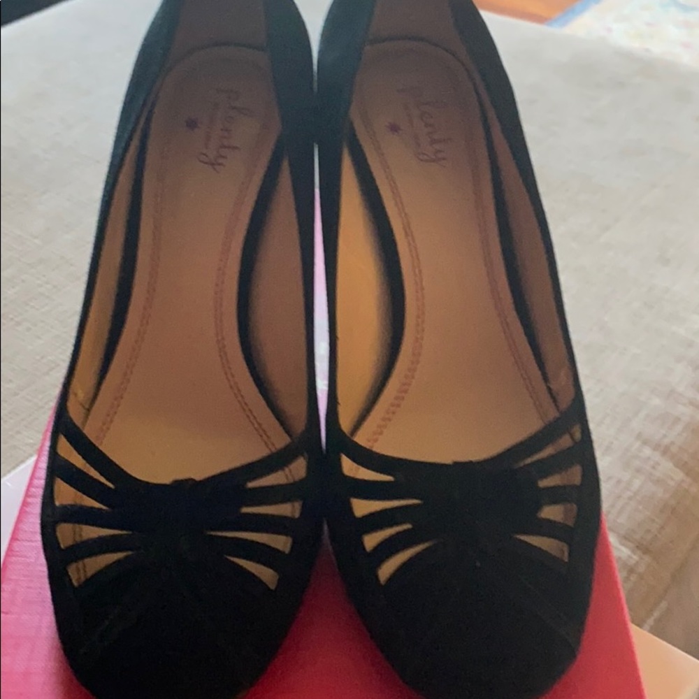 Plenty by Tracy Reese suede black heels in box